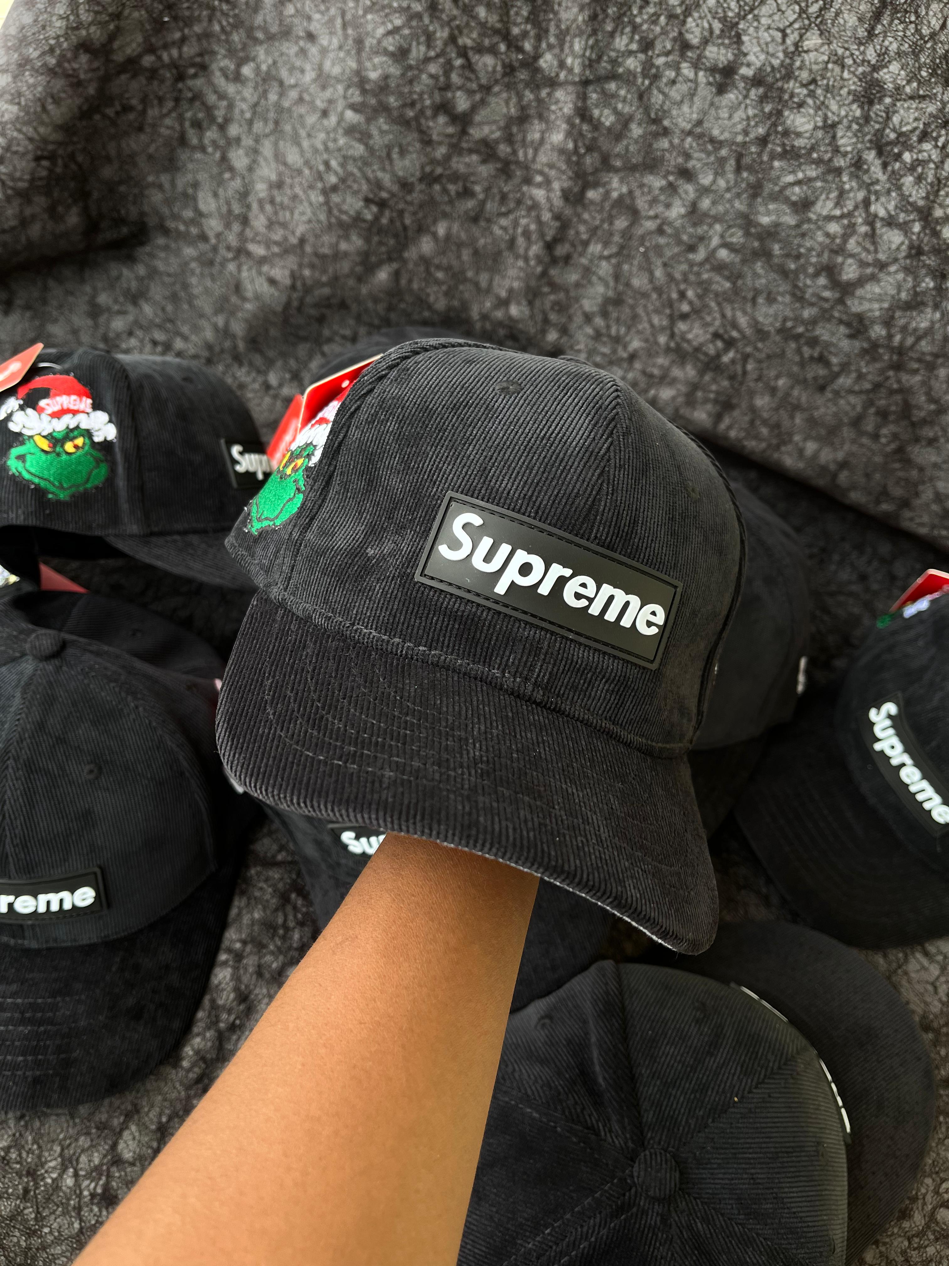 Gorra Supreme en PANA - Color: Gris Oscuro